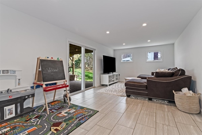 Ironia - Residential