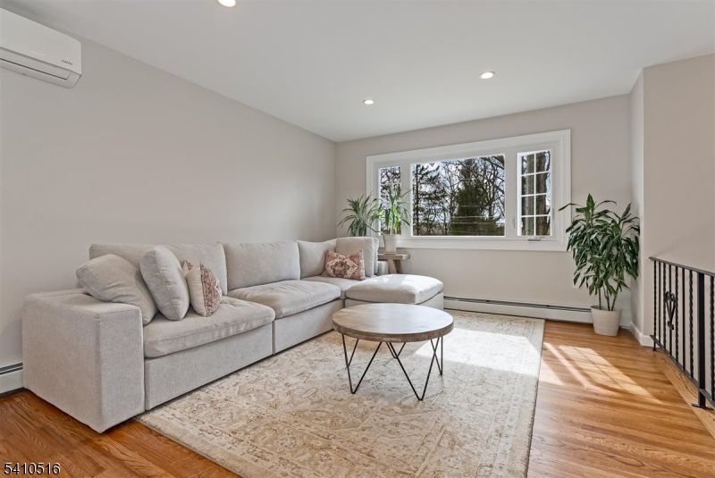 Ironia - Residential