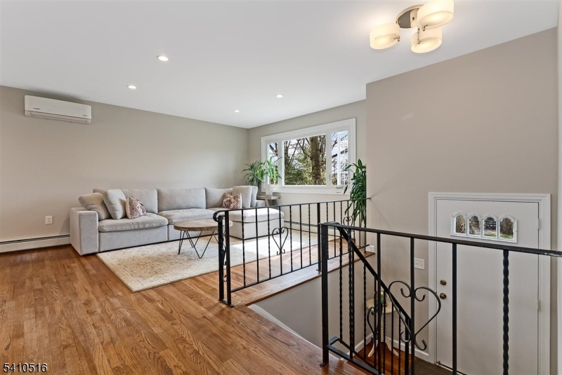 Ironia - Residential