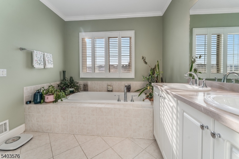 Hawk Point Reserve - Residential