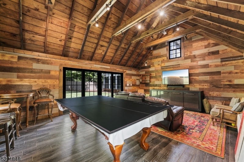 Rolling Hill - Residential