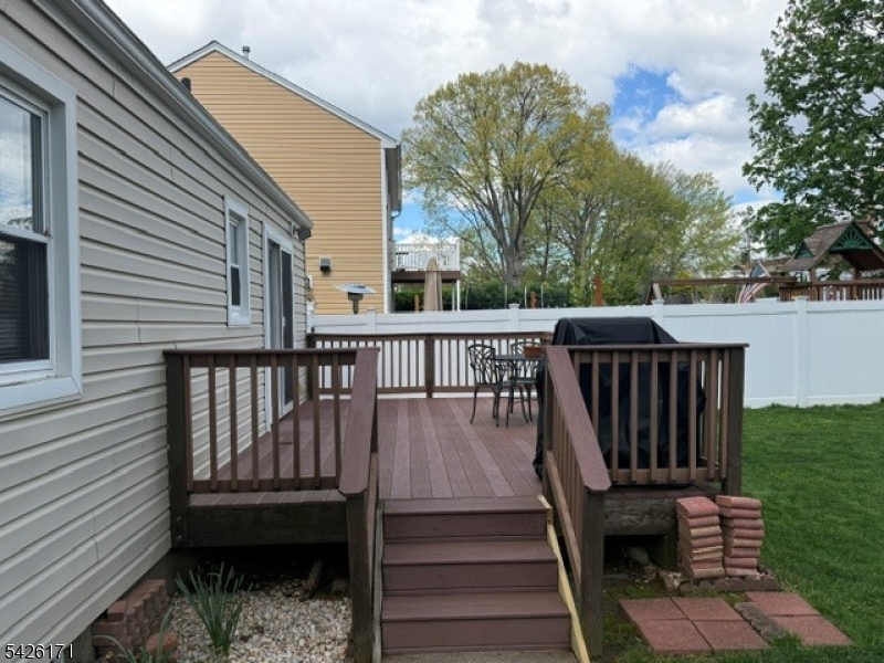 Lincoln Village - Residential