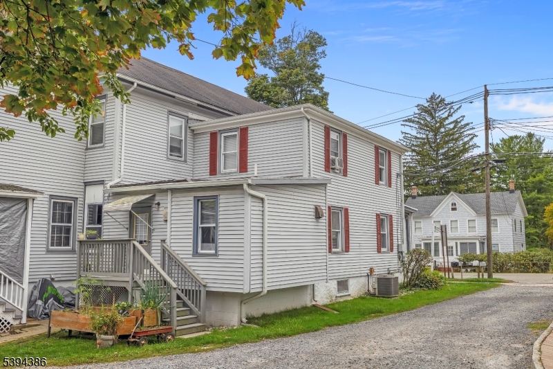 Apartment - Residential Lease