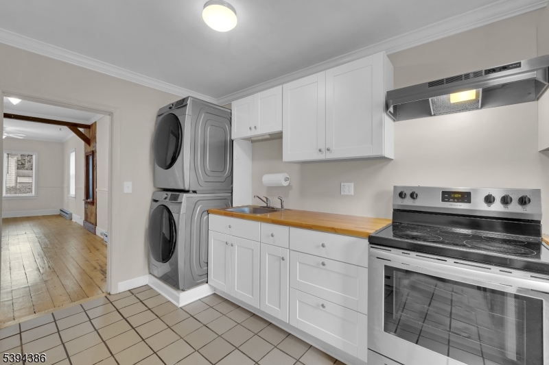 Apartment - Residential Lease