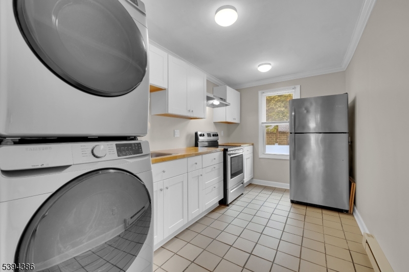 Apartment - Residential Lease