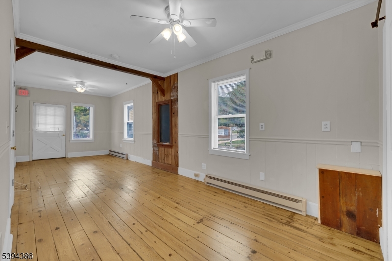 Apartment - Residential Lease