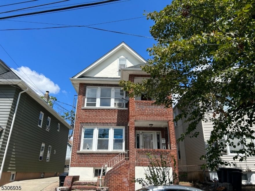 Neat & clean, freshly painted with new flooring in this modern 2-bedroom apartment.   Washer & dryer hookup in basement w/storage space and use of backyard.   Very close to public transportation, major highways (Rt. 46 & Rt. 21), shopping & restaurants.