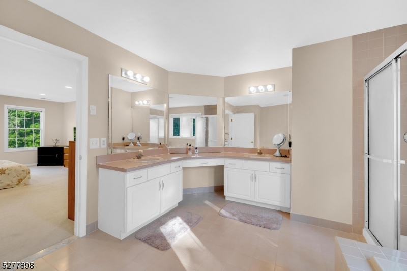 Ironia - Residential