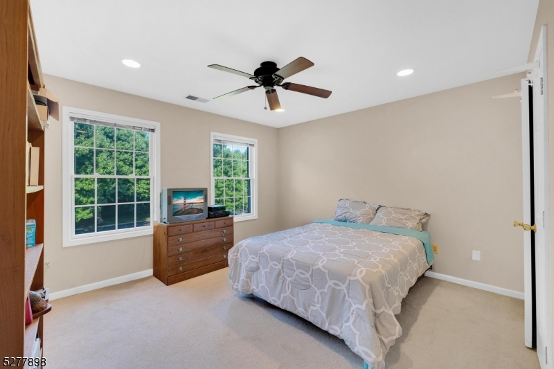 Ironia - Residential