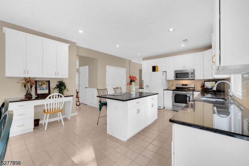 Ironia - Residential