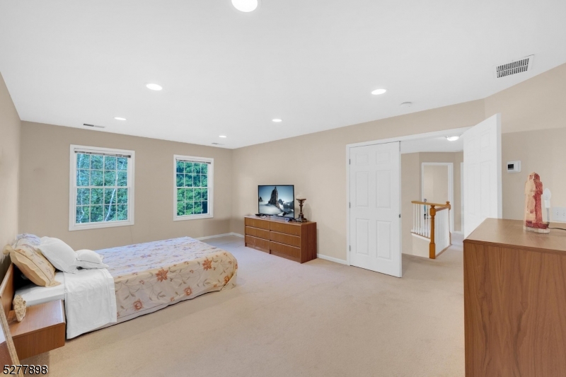 Ironia - Residential