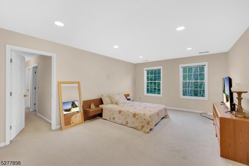 Ironia - Residential