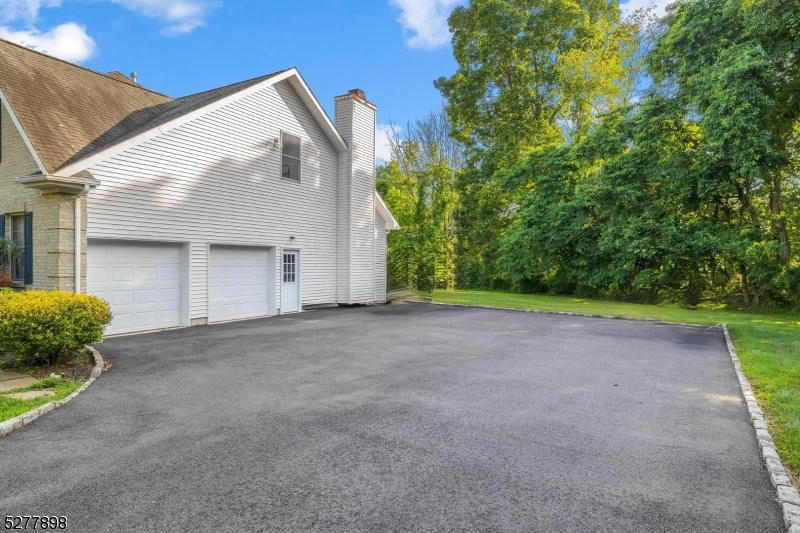 Ironia - Residential