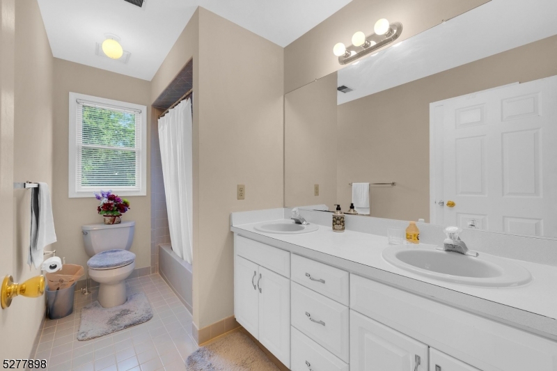 Ironia - Residential