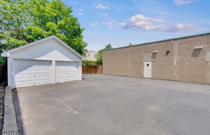 Broughton Avenue - Residential Income