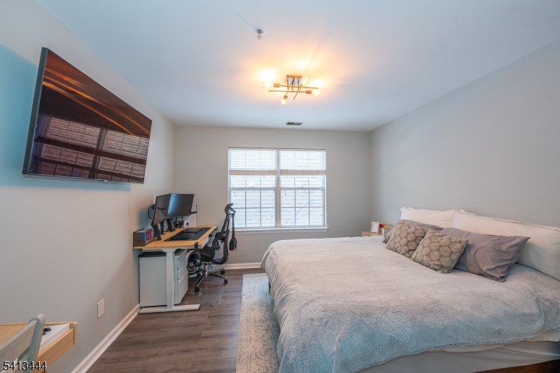 Crescent Court - Residential