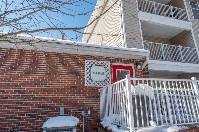 Crescent Court - Residential