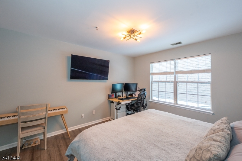 Crescent Court - Residential