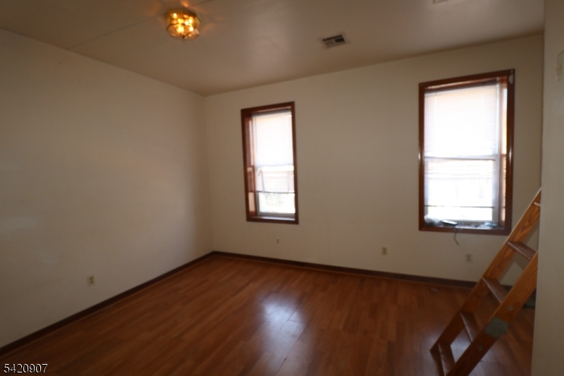 North - Commercial Sale