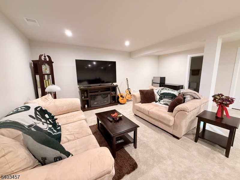 Hawk Pointe - Residential