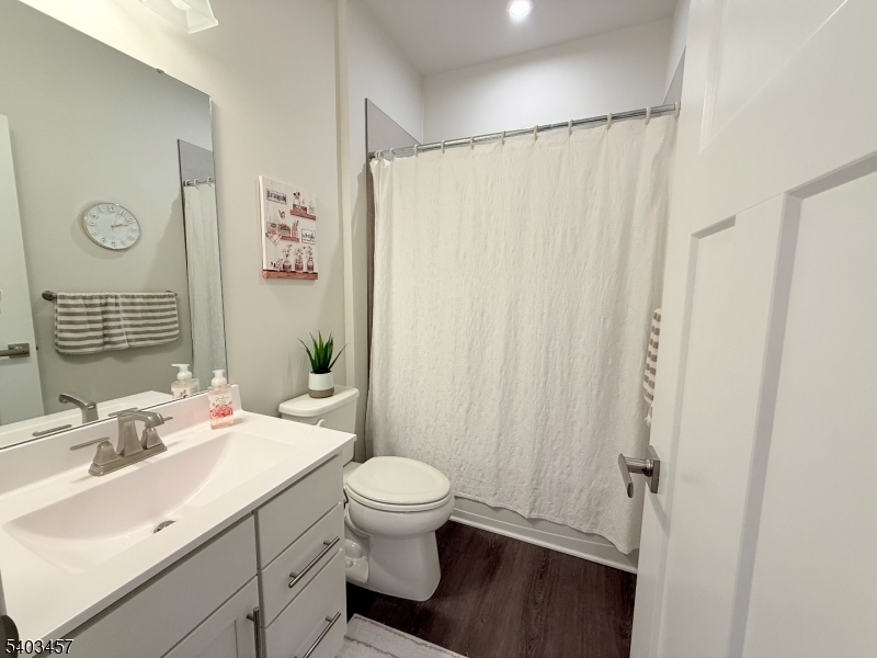 Hawk Pointe - Residential