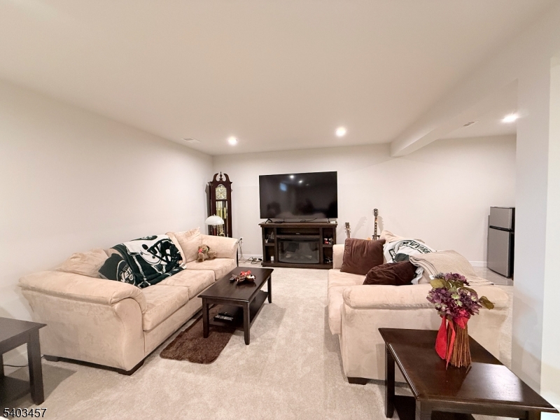 Hawk Pointe - Residential