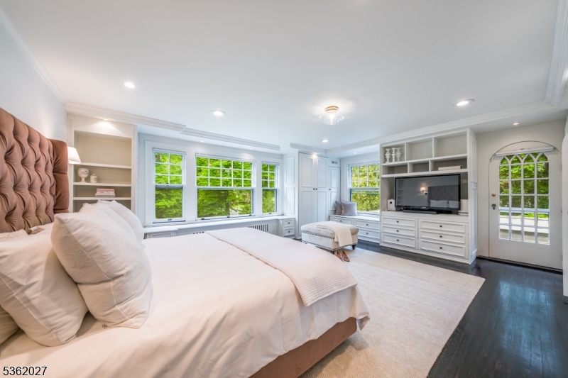 Montrose - Residential