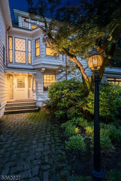 Montrose - Residential