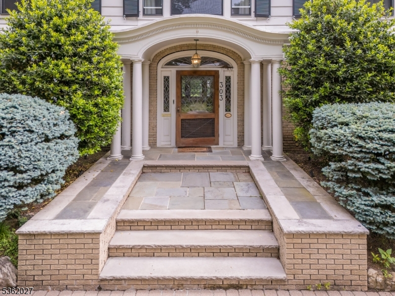 Montrose - Residential