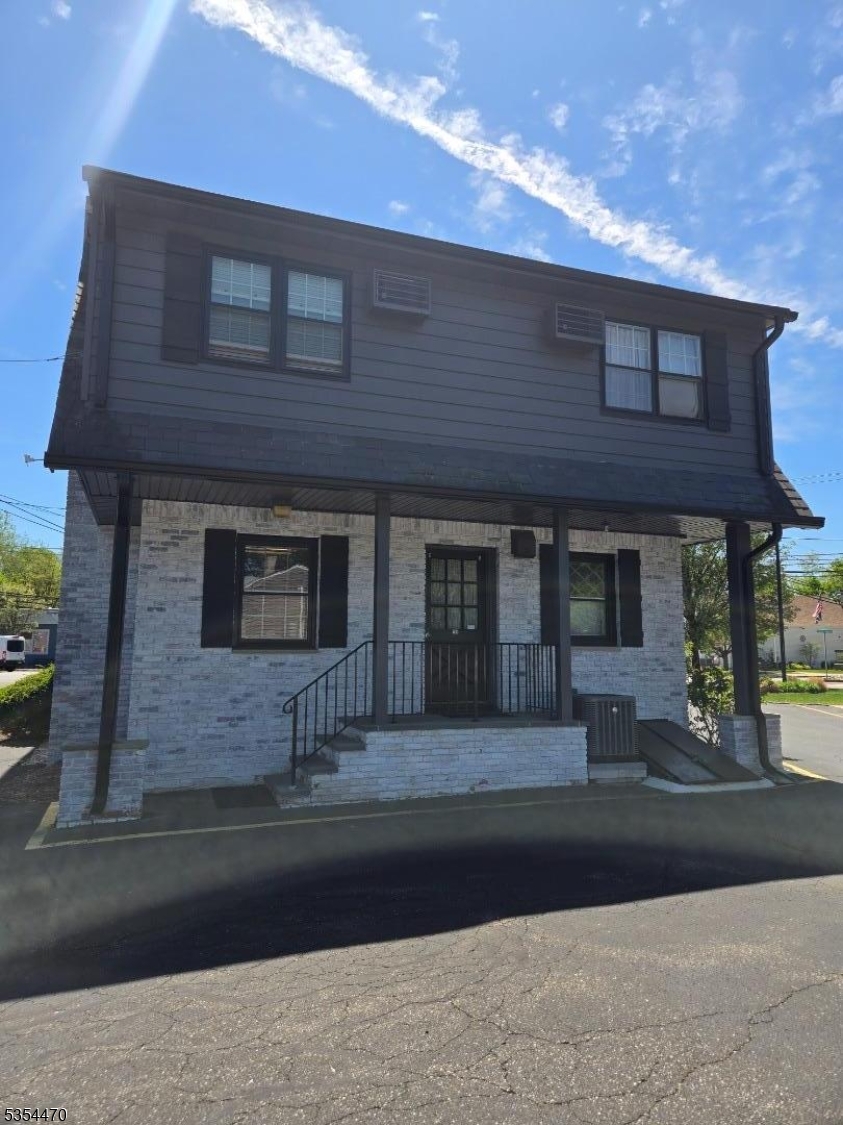 Pequannock Twp., New Jersey 07440, United States, 1 Bedroom Bedrooms, ,1 BathroomBathrooms,Residential,Pending,120943