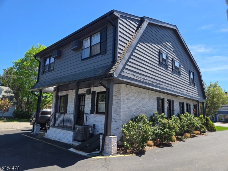 Pequannock Twp., New Jersey 07440, United States, 1 Bedroom Bedrooms, ,1 BathroomBathrooms,Residential,Pending,120943