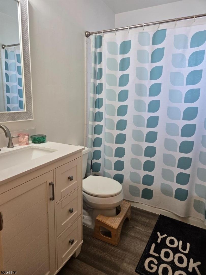 Pequannock Twp., New Jersey 07440, United States, 1 Bedroom Bedrooms, ,1 BathroomBathrooms,Residential,Pending,120943