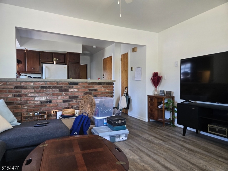 Pequannock Twp., New Jersey 07440, United States, 1 Bedroom Bedrooms, ,1 BathroomBathrooms,Residential,Pending,120943