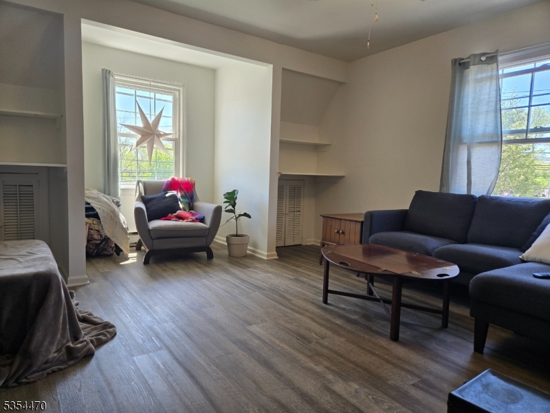 Pequannock Twp., New Jersey 07440, United States, 1 Bedroom Bedrooms, ,1 BathroomBathrooms,Residential,Pending,120943