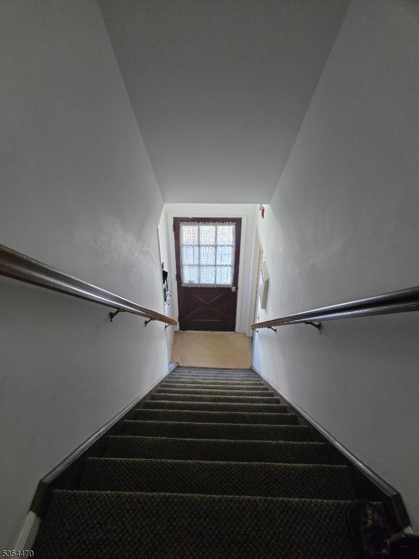 Pequannock Twp., New Jersey 07440, United States, 1 Bedroom Bedrooms, ,1 BathroomBathrooms,Residential,Pending,120943