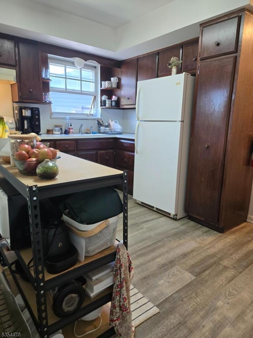 Pequannock Twp., New Jersey 07440, United States, 1 Bedroom Bedrooms, ,1 BathroomBathrooms,Residential,Pending,120943