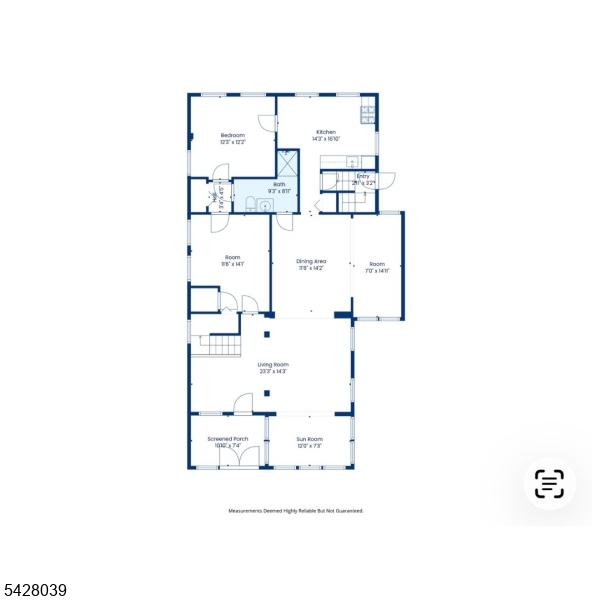 Main image without alt text