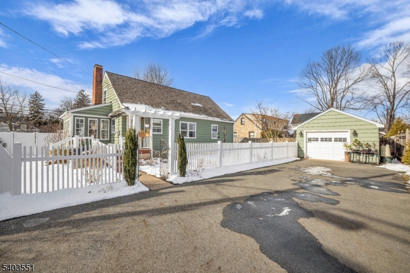 Pompton Plains - Residential