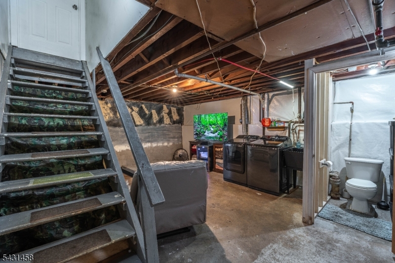 Hill Section / Pepe Field - Residential