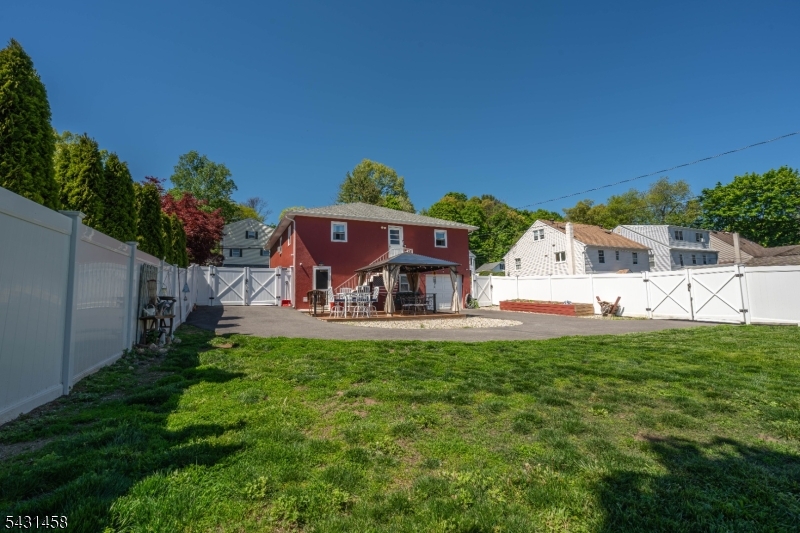 Hill Section / Pepe Field - Residential