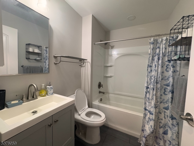 HIGH POINT COUNTRY CLUB - Residential