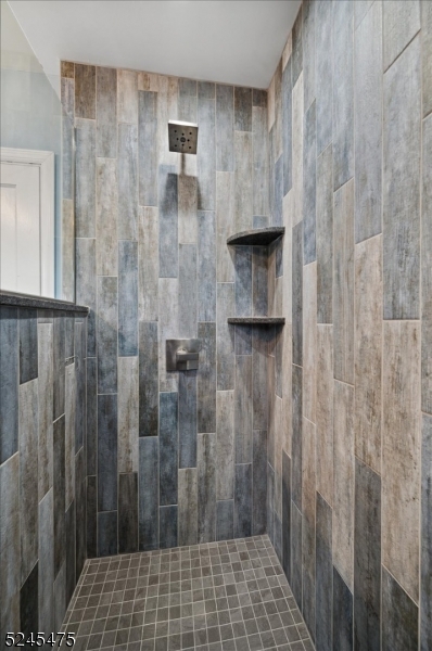 Hill Section - Residential Lease