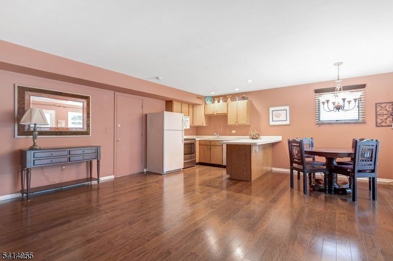 Crestwood Commons - Residential