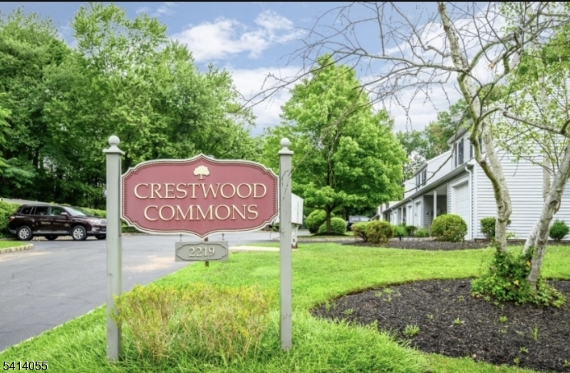 Crestwood Commons - Residential