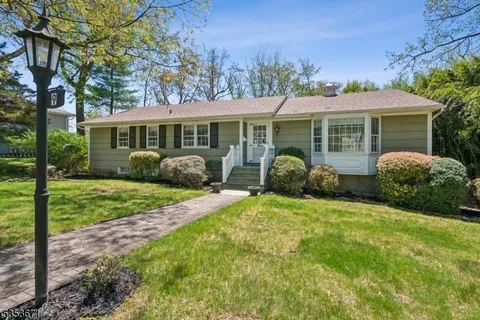 9 Dalewood Rd, Cedar Grove Twp., NJ 07009 - MLS#: 3959542