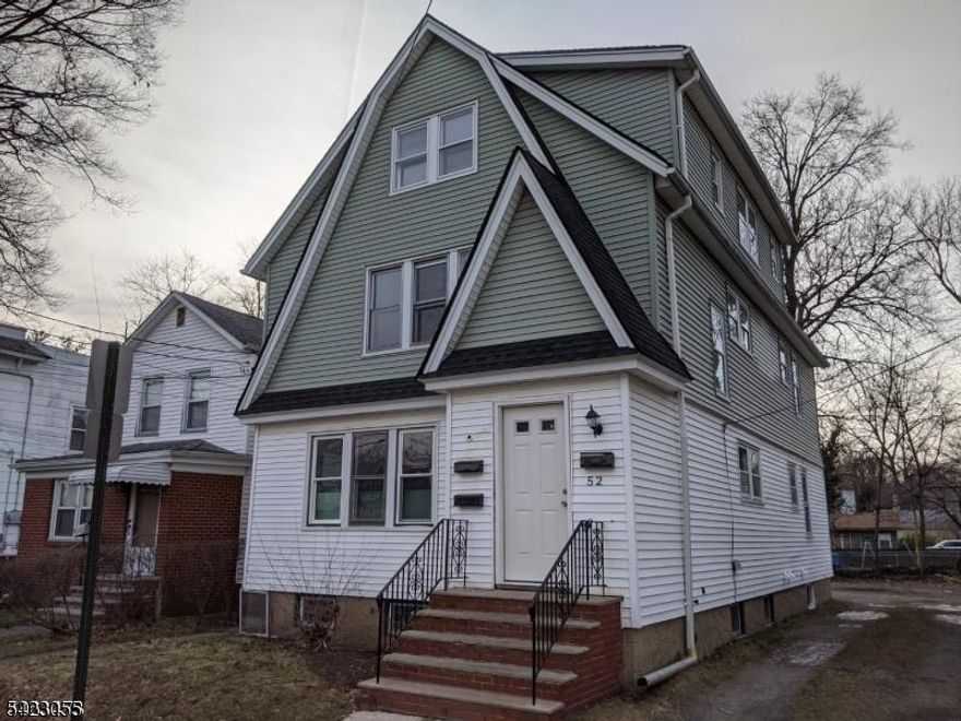 Located at 52 Thomas St, Unit 2, Bloomfield, NJ, this 2-bedroom, 1-bathroom apartment offers approximately 1,100 sq. ft. of comfortable living space. The unit features a spacious layout with shared laundry in the basement for added convenience. Ideally situated just 0.4 miles from the Bloomfield Train Station, providing easy access to transportation, shopping, dining, and local amenities.
