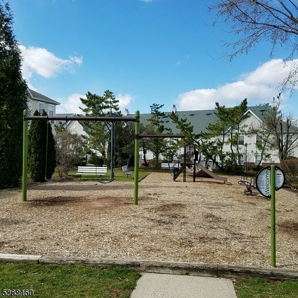 Montclair Twp., New Jersey 07042, United States, 2 Bedrooms Bedrooms, ,3 BathroomsBathrooms,Residential,Coming Soon,219981