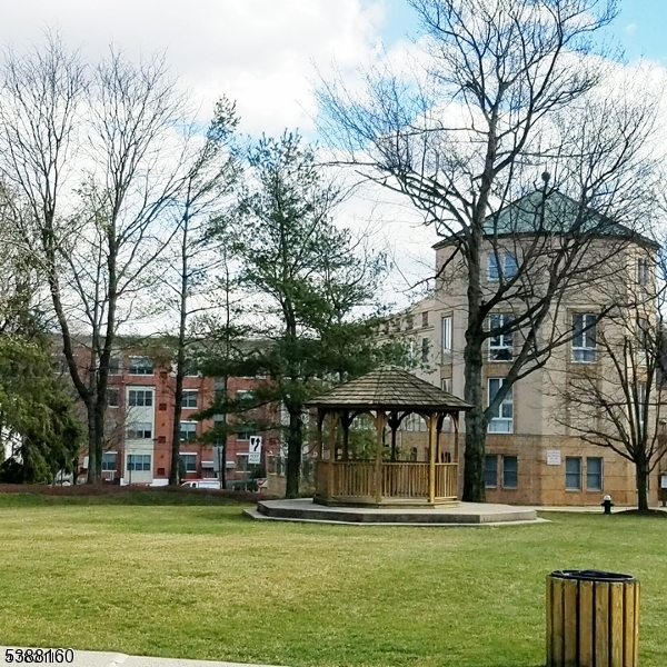 Montclair Twp., New Jersey 07042, United States, 2 Bedrooms Bedrooms, ,3 BathroomsBathrooms,Residential,Coming Soon,219981