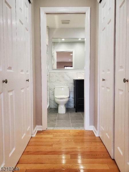 Montclair Twp., New Jersey 07042, United States, 2 Bedrooms Bedrooms, ,3 BathroomsBathrooms,Residential,Coming Soon,219981