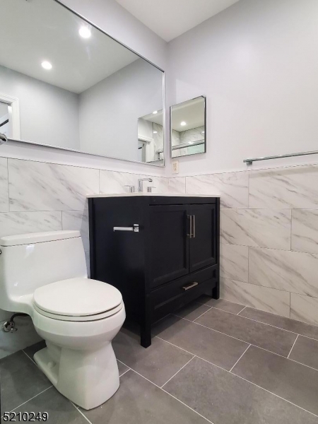 Montclair Twp., New Jersey 07042, United States, 2 Bedrooms Bedrooms, ,3 BathroomsBathrooms,Residential,Coming Soon,219981